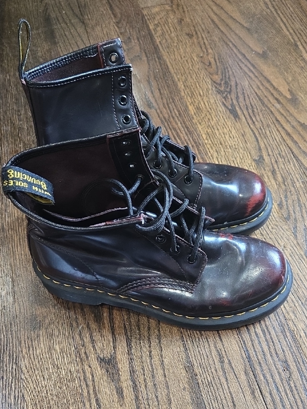 Dr Martens Cherry Red Rub Off #1460 Boots Womens 9
